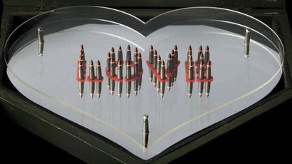 AK47 (Britannique, né en 1961) Straight From The Heart, 2013
Technique mixte, balles,
acrylique...