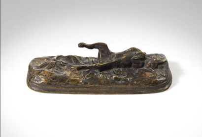 MOIGNIEZ Jules (1835-1994) Lièvre Bronze à patine brune endommagée Signé Long: 17,5...