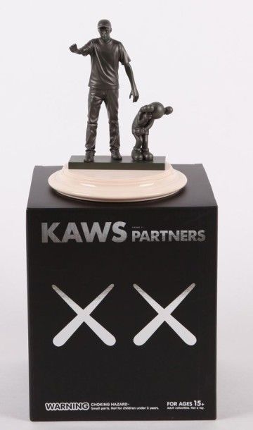 KAWS (Américain, né en 1974) Partners

Toy plastique

OriginalFake

Dans sa boîte...