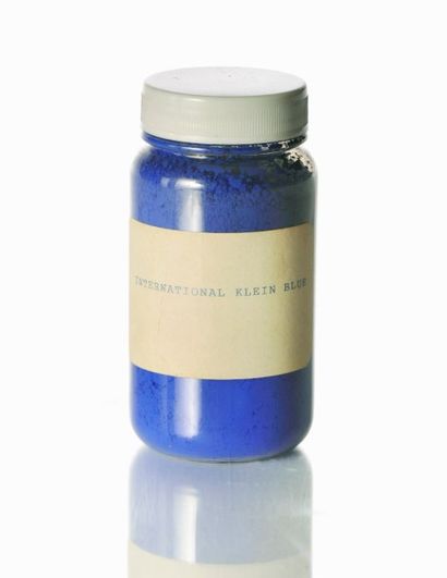 INTERNATIONAL KLEIN BLUE 

Pigments IKB bleus dans un pot en plastique.

Haut?: 12...