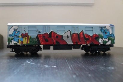 POEM (Américain, né en 1964) Train miniature métallique R42 , 2016
Marqueur et peinture...