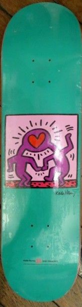 Keith Haring (1958-1990) One Love

Sérigraphie sur skateboard, signature imprimée...