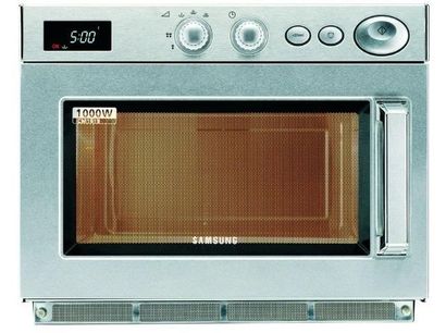 null Micro-ondes Samsung à commandes mécaniques. 1 magétron, puissance restituée...