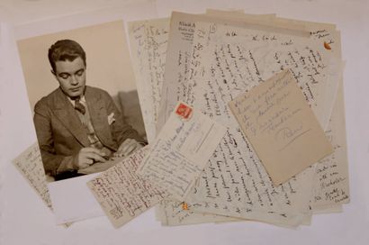 CREVEL René. Réunion de 18 lettres et 3 cartes postales autographes signées et de...