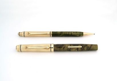 null WAHL EVERSHARP plume + mine coronet capuchon plaqué or, corps vert strié