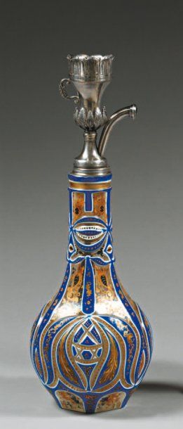 null IMPORTANT NARGHILÉ OTTOMAN composé d'un très beau vase ancien en verre de Bohême...