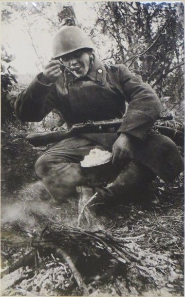 ABRAMOV ABRAMOV

Posle Boy (Après la bataille), 1945.

Tirage argentique, titré en...