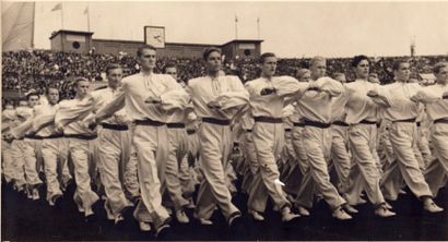 MIKHAIL GRACHEV 1913-2003 MIKHAIL GRACHEV 1913-2003

Parade sportive et culture physique,...