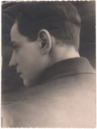 ANONYME ANONYME

Portrait de Max Alpert, 1917.

Tirage argentique d'époque daté au...