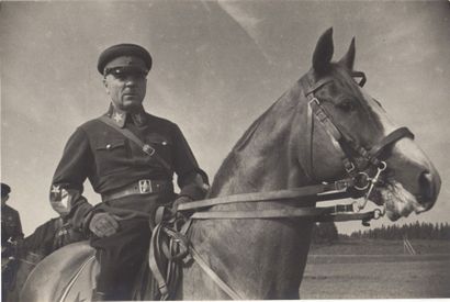 DAVID SHULKIN DAVID SHULKIN

Voroshilov à cheval, 1935.

Tirage argentique d'époque,...
