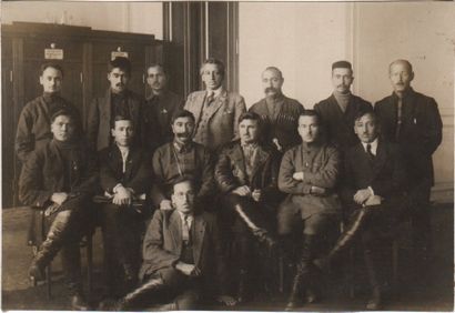 ANONYME ANONYME

Portrait de groupe (visages de Russie),nd.

Tirage argentique d'époque...