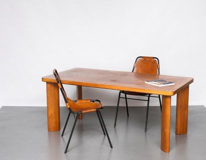 CHARLOTTE PERRIAND, Table

Table

160 x 80 x 66,5 cm – 63 x 31.5 x 26.2 in

Bibliographie...