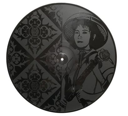 VINYLES 

Period

Gravure sur disque vinyl

Engraving vinyl record

D: 30 cm - 11.8...