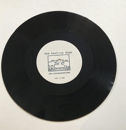 VINYLES 

The barking dogs

Tampon sur étiquette de disque vinyl numéroté 256/491

Stamp...