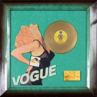 null Disque d'or décerné à Madonna pour son titre " Vogue"dans un encadrement avec...