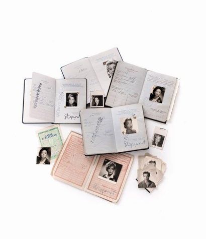 null Au nom de Simone Signoret, un ensemble de six passeports de Madame Livi née...