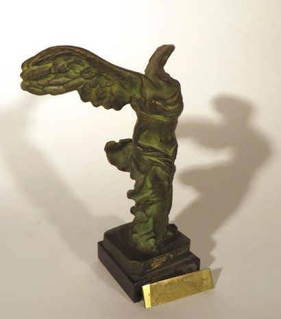 null Récompense
Victoire du cinéma français
Sculpture en bronze à patine verte, décernée...