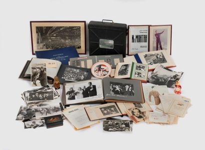 null Album photographiques souvenirs U.R.S.S 1957
Album toilé bordeaux comprenant...