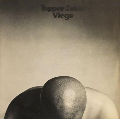 MAPPLETHORPE Robert (1946-1989) Tapper Zukie- Viego
Impression sur pochette de disque...