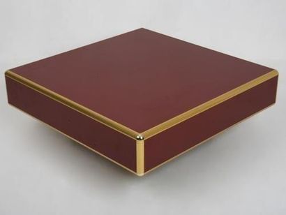 ANONYME- 1980 
Table basse
H: 35 cm - L : 90 cm - P: 90 cm