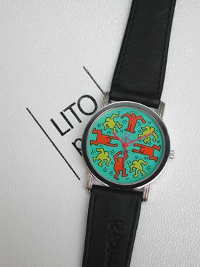 LITO LITO

Green, 1988

Bracelet montre, le boitier en métal chromé et le cadran...