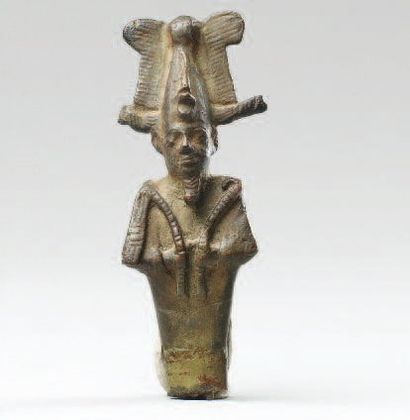 null Statuette momiforme représentant le buste du dieu Osiris debout tenant les instruments...