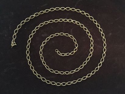 null Long collier en or 18K (750),

articulé de maillons ovales

torsadés et anneaux...