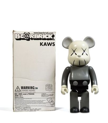 KAWS (Américain, né en 1974) Bearbrick 1000% (Gris), 2002

Figurine en vinyle peint

Empreinte...