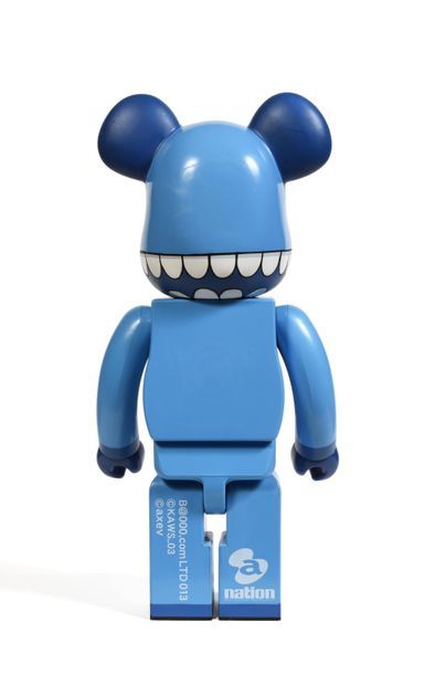 KAWS (Américain, né en 1974) Chomper Bearbrick 1000%, 2003

Figurine en vinyle peint

Empreinte...