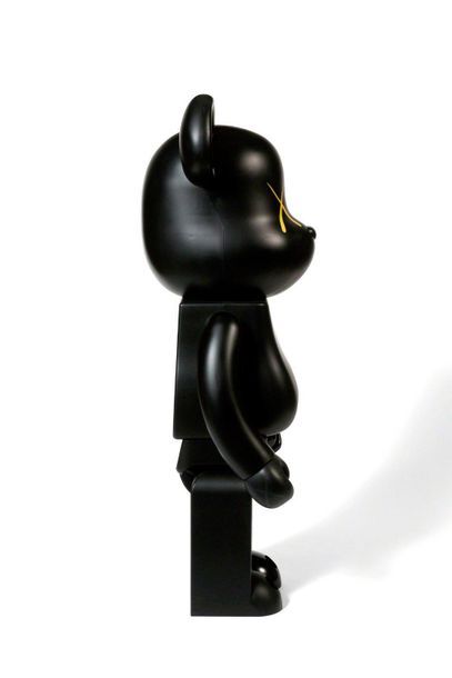 KAWS (né en 1974) BEARBRICK COMPANION (ORIGINALFAKE)


1 000 % (Black), 2010


Figurine...