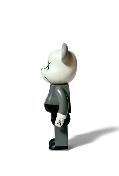 KAWS (né en 1974) BEARBRICK COMPANION 400 % (Grey), 2002


Figurine en vinyle peint


Empreinte...