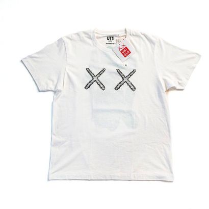 KAWS (né en 1974) UNIQLO TEE SHIRT, 2016


Tee-shirt en taille


M


Avec son étiquette...