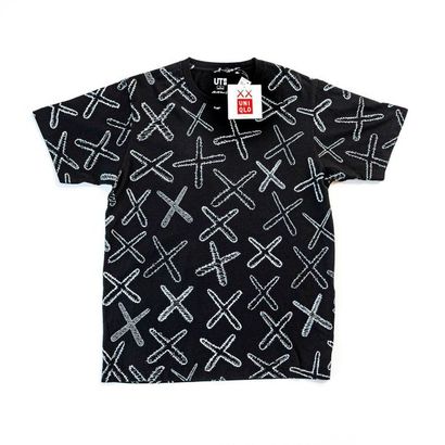 KAWS (né en 1974) UNIQLO TEE SHIRT, 2016


Tee-shirt en taille


L


Avec son étiquette...