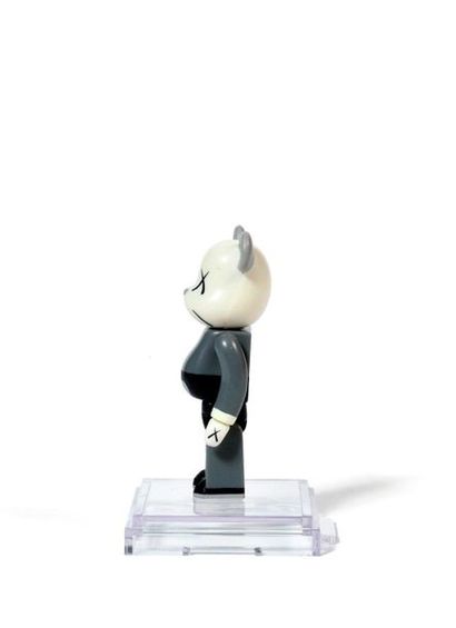 KAWS (né en 1974) BEARBRICK COMPANION 100 %


(Grey), 2002


Figurine en vinyle peint


Empreinte...