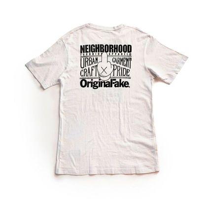 KAWS (né en 1974) NEIGHBORHOOD NHOF


TEE SHIRT, 2012


Tee-shirt en taille XL


Tee-shirt...