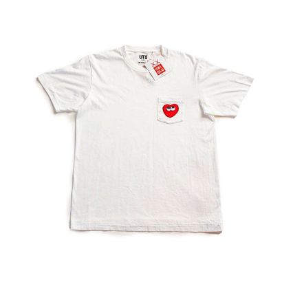 KAWS (né en 1974) UNIQLO TEE SHIRT, 2016


Tee-shirt en taille M


Avec son étiquette...