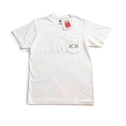 KAWS (né en 1974) UNIQLO TEE SHIRT, 2018


Tee-shirt en taille S


Avec son étiquette...