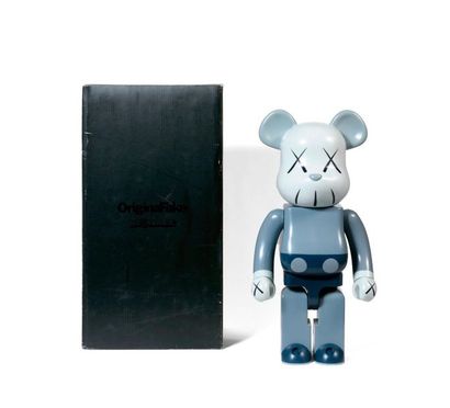 KAWS (né en 1974) BEARBRICK COMPANION 1 000 %


(Grey / Blue), 2006


Figurine en...