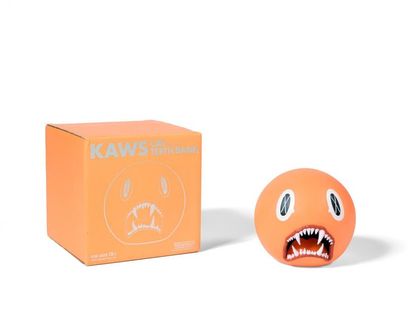 KAWS (né en 1974) CAT TEETH BANK (Orange),


2007


Figurine en vinyle peint


Edition...