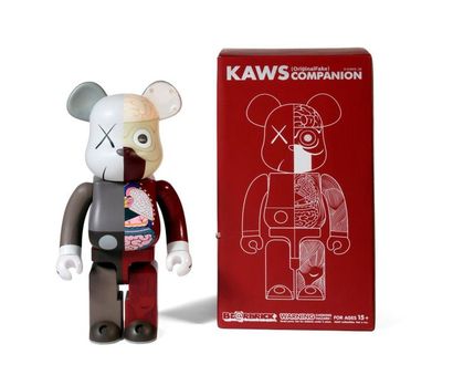 KAWS (né en 1974) BEARBRICK DISSECTED COMPANION


1 000 % (Brown), 2008


Figurine...