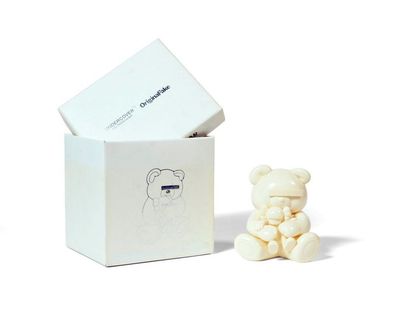 KAWS (né en 1974) UNDERCOVER BEAR COMPANION (White), 2009


Figurine en vinyle


Empreinte...