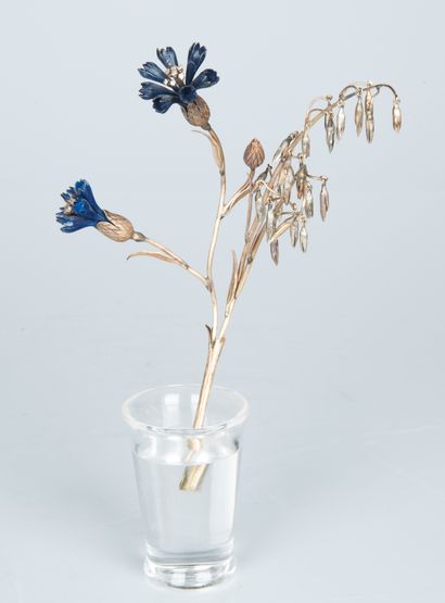 FABERGE-STYLE GOLD AND ENAMEL CORNFLOWERS AND OAT STEMS STUDY dans un vase stimulant... Gazette Drouot