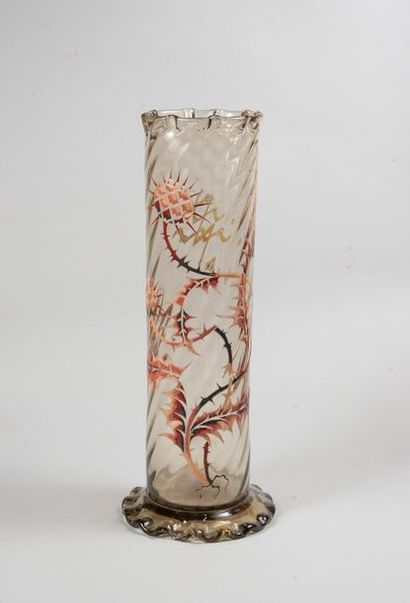 null Émile GALLÉ (1846-1904). 
Vase rouleau à godrons torses en verre fumé à décor...