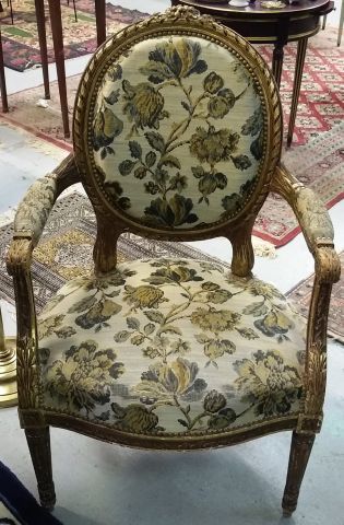 null Mobilier de salon de style Louis XVI, XIXe
Comprenant quatre fauteuils à dossier...