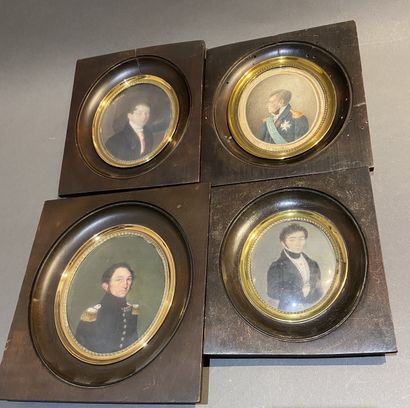 null Ensemble de quatre miniatures, deux portraits d'officiers, Portrait présumé...