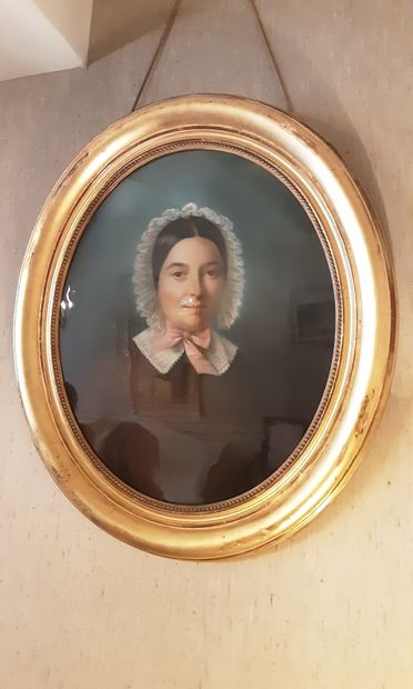 null Ernest de VARENNE (XIXe siècle)

Portrait de femme

Pastel signé à droite

64...