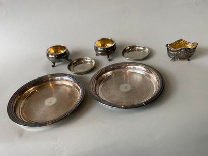 null Lot en métal argenté comprenant une paire de salerons Christofle (intérieur...