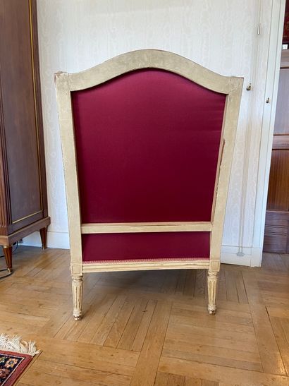 null Bergère à oreille


Bois laqué crème


Style Louis XVI


Garniture tissu rose


H.100...