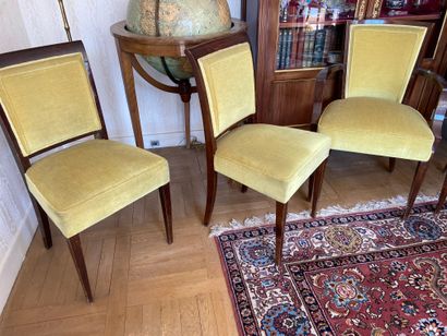 null 2 chaises + 2 fauteuils


bois + placage


Années 60


H.86 cm.