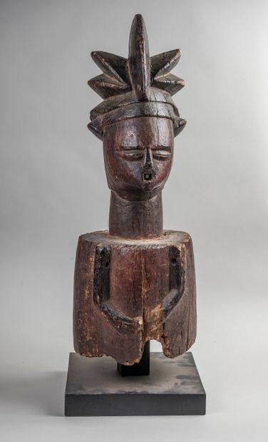 
URHOBO, NIGERIA, statue d'autel. H. 57 ...